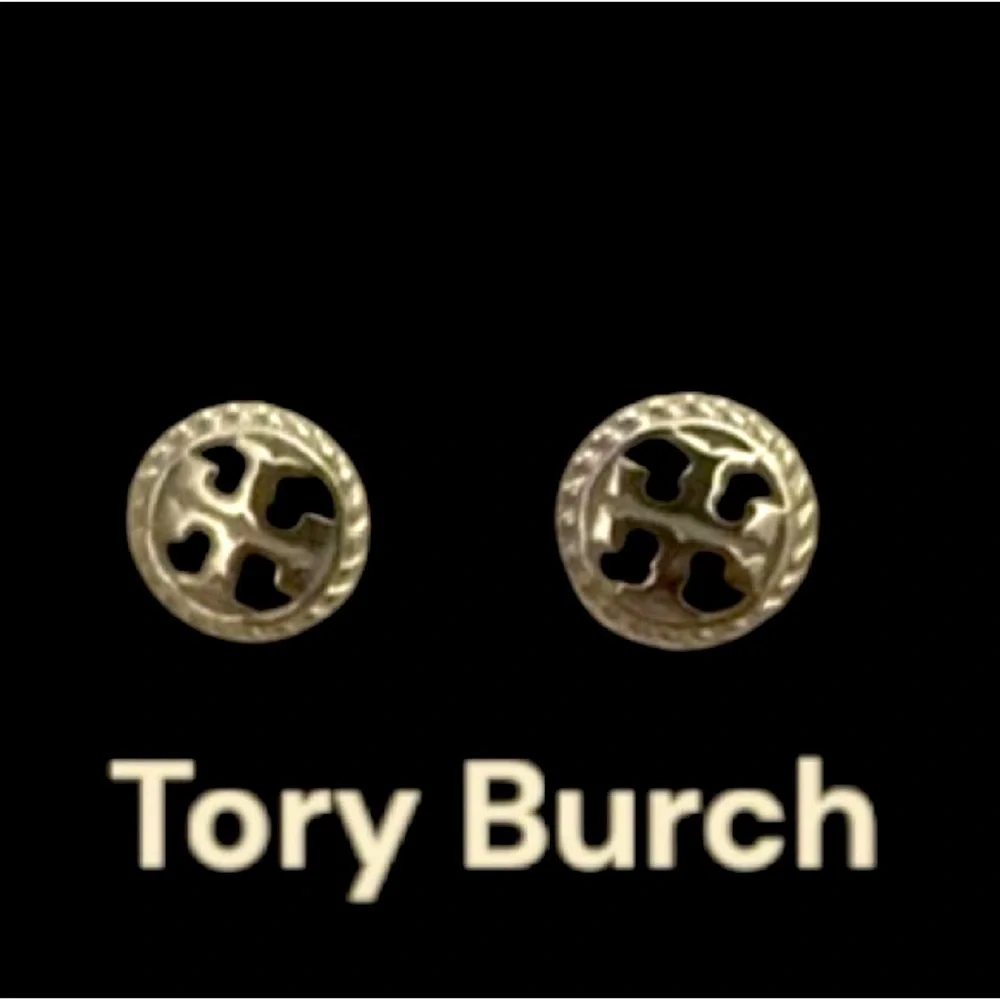 TORY BURCH LOGO earrings in silver NEW WITH TAGS $98 MSRP